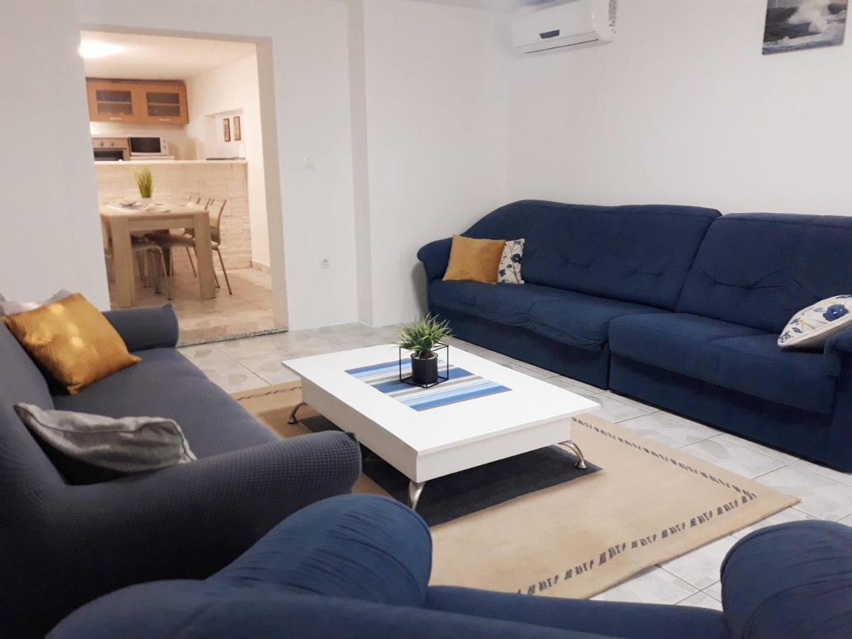 Villa Mihaela - Apartment Ana Cesarica Luaran gambar