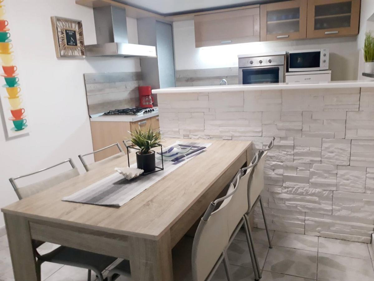 Villa Mihaela - Apartment Ana Cesarica Luaran gambar